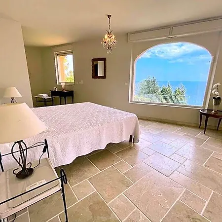 Voisins Palais Bulles