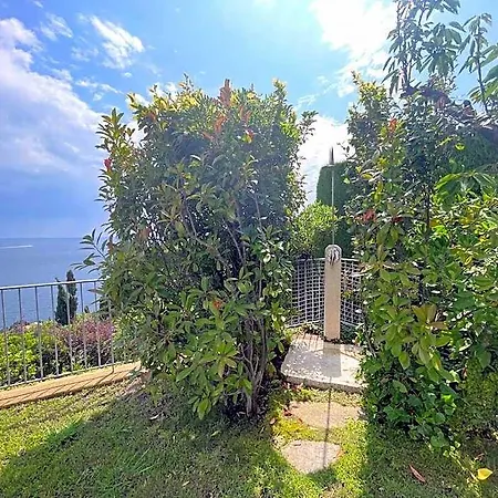Otel Voisins Palais Bulles 2*