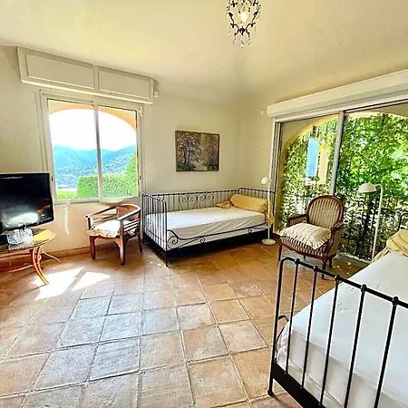Otel Voisins Palais Bulles 2*